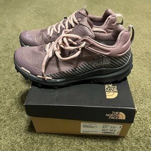 North face women’s hiking shoes size 9.5